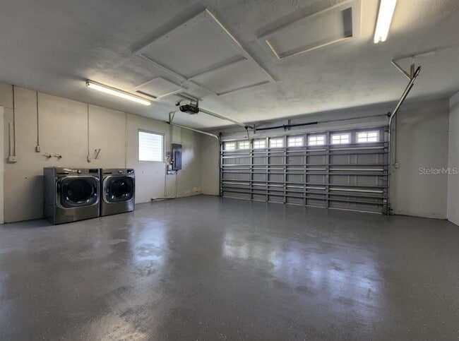 Building Photo - 128 98th Ave N