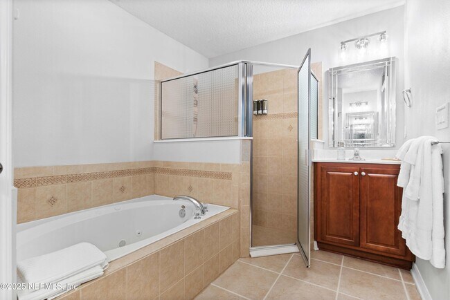 Building Photo - 2650 Kermit Ct