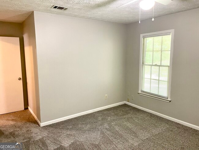 Building Photo - 315 Chase Dr