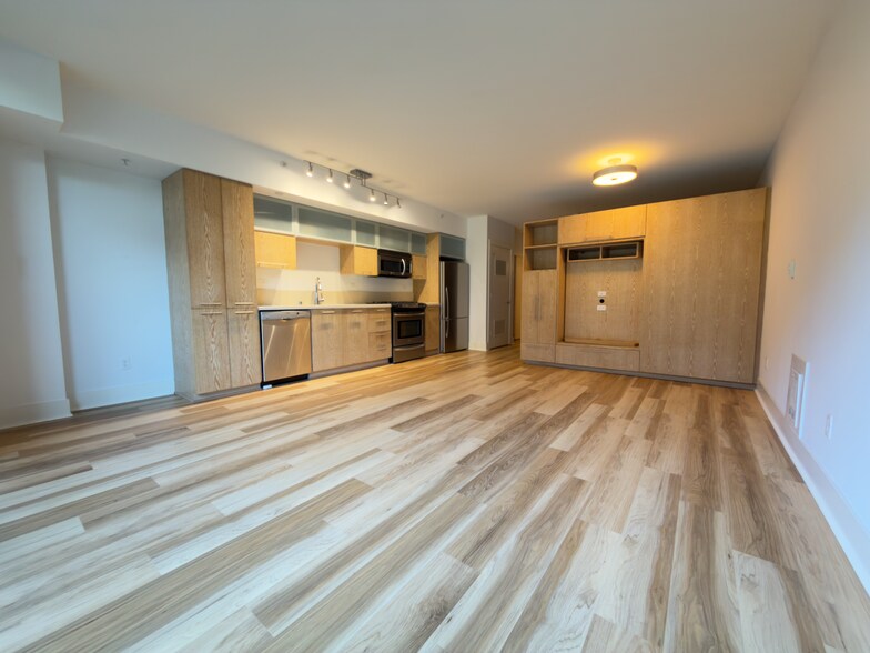 Building Photo - 2911 2nd Ave