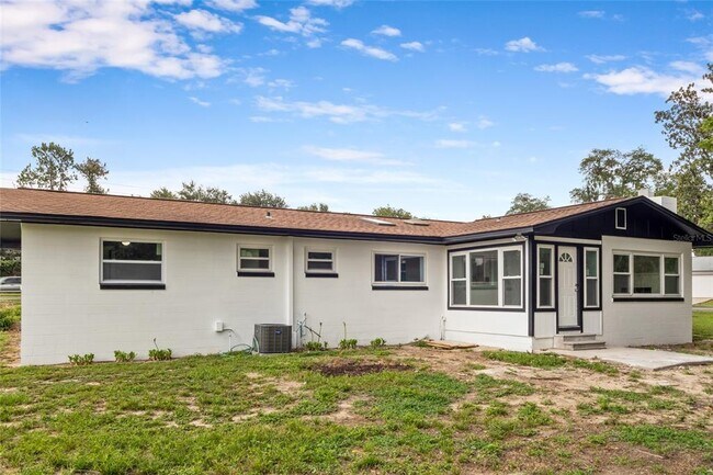 Building Photo - 4116 SW 20th St