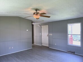 Building Photo - 225 Hillsdale Estates Ln