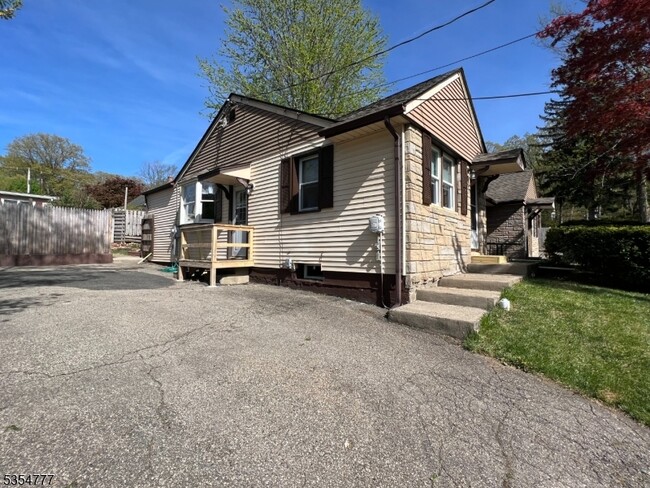 Building Photo - 5 Southard Rd