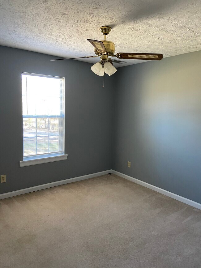 Building Photo - 3002 Maple Cove Ct