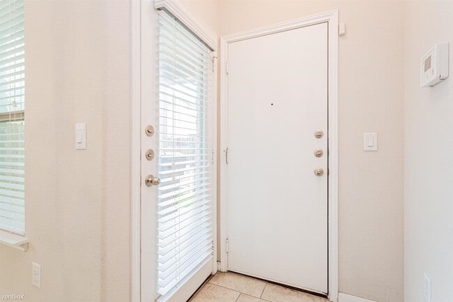 Building Photo - 4 br, 2.5 bath House - 605 AllensCreek Way