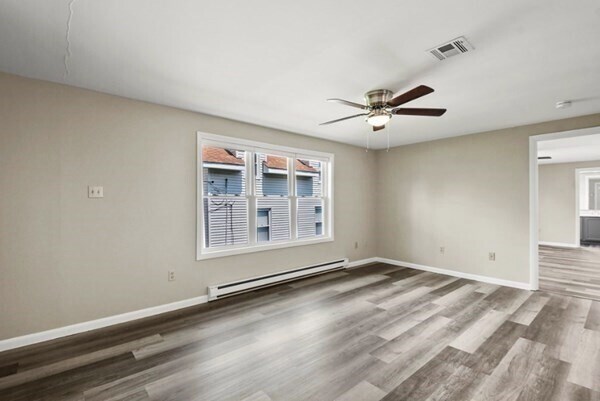 Building Photo - 25 Carver St