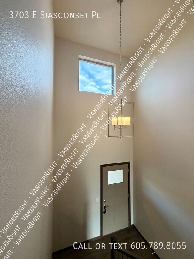 Building Photo - 3703 E Siasconset Pl