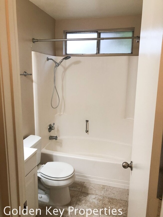 Building Photo - Lovely unit in Costa Serena