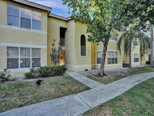 Building Photo - 457 Vista Isles Dr