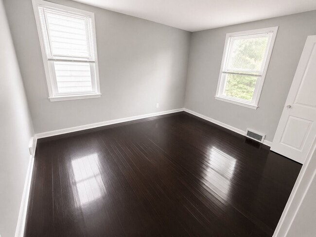 Building Photo - Spacious 3-Bedroom Home Ready for Move-In