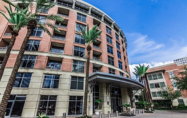 Building Photo - 1901 Post Oak Blvd