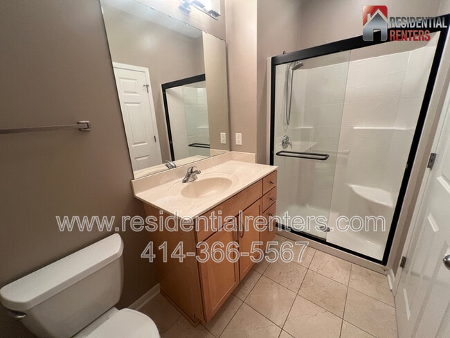 Building Photo - 2130 N Commerce St