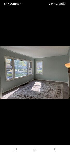 Building Photo - 3331 Van Fleet Pky