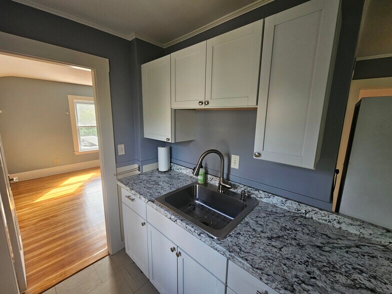 Kitchen Sink - 19 Porter St