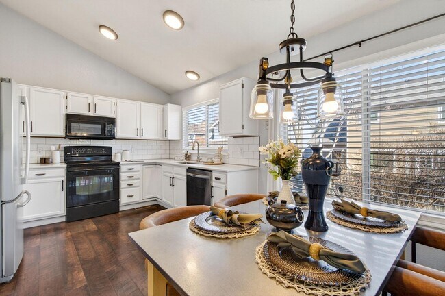 Building Photo - Updated 4bed in Parker!