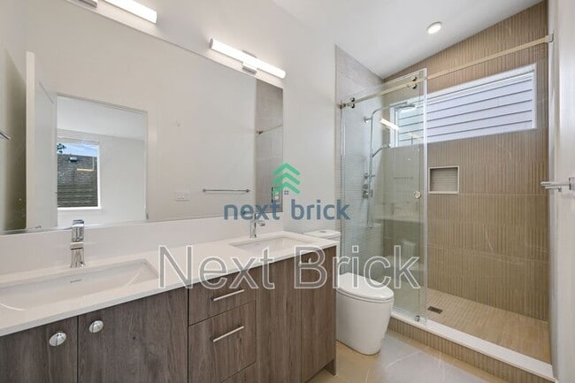 Building Photo - 9207 1st Ave NW