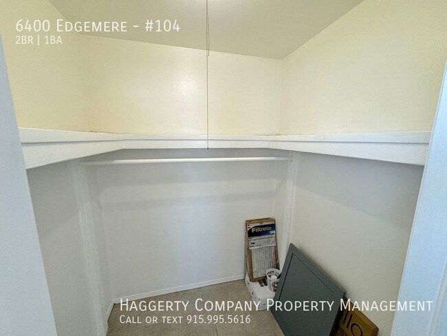 Building Photo - East El Paso Gated Refrig A/C 2bed Townhom...