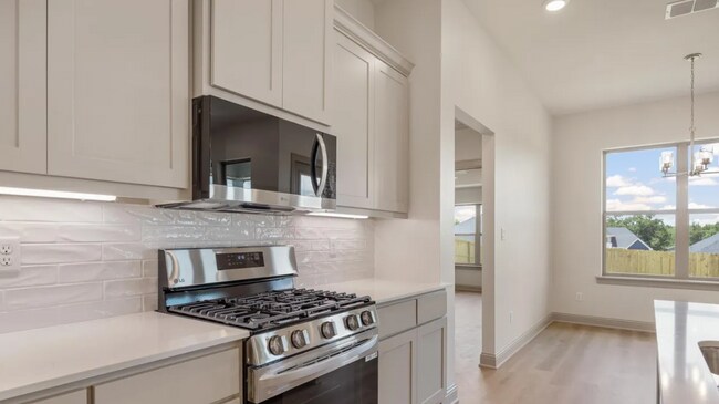 Building Photo - 382 Mary Cir