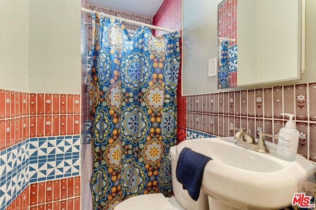 Building Photo - 6659 Amigo Ave