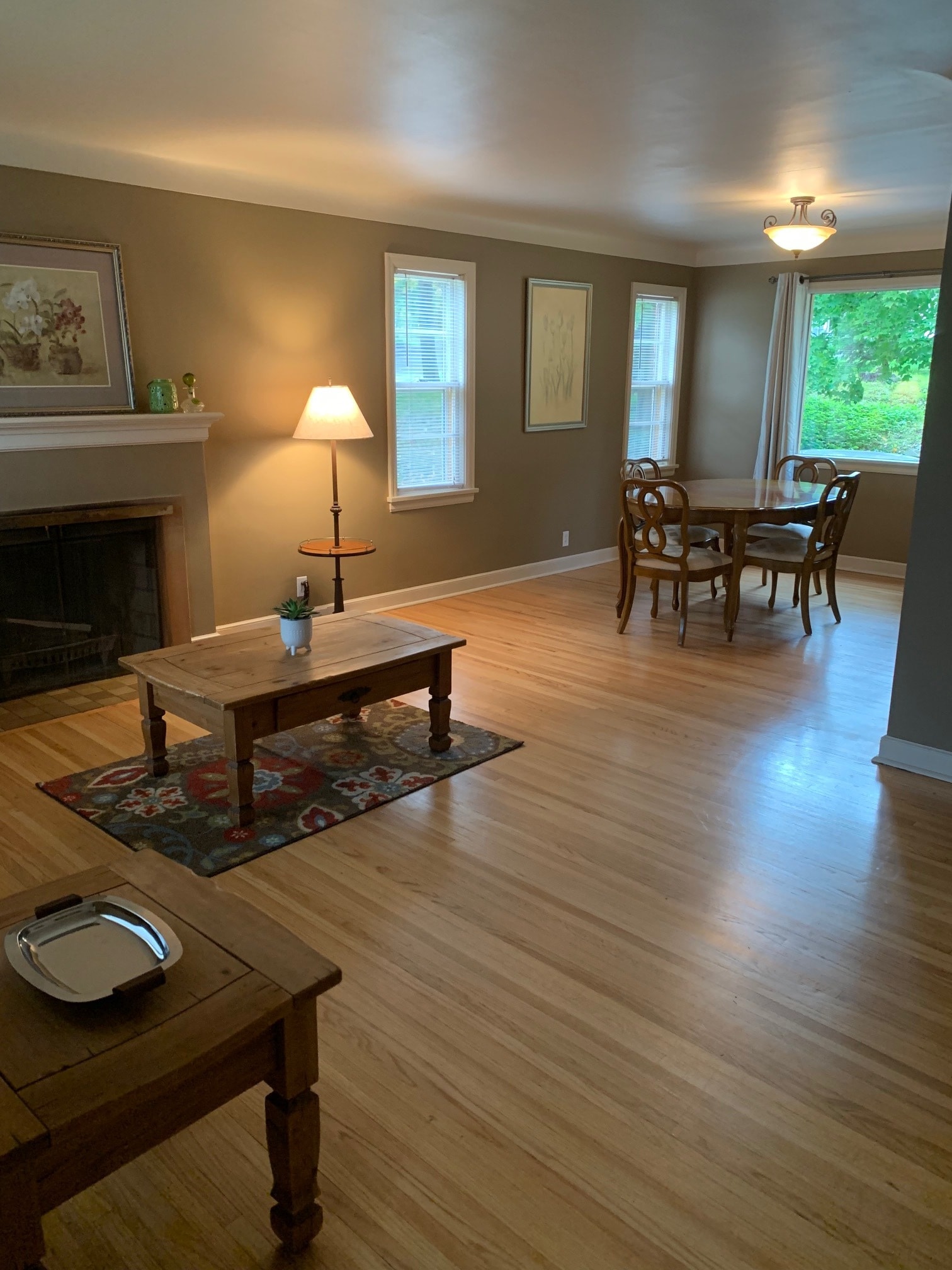 Building Photo - 409 W Arrowhead Rd