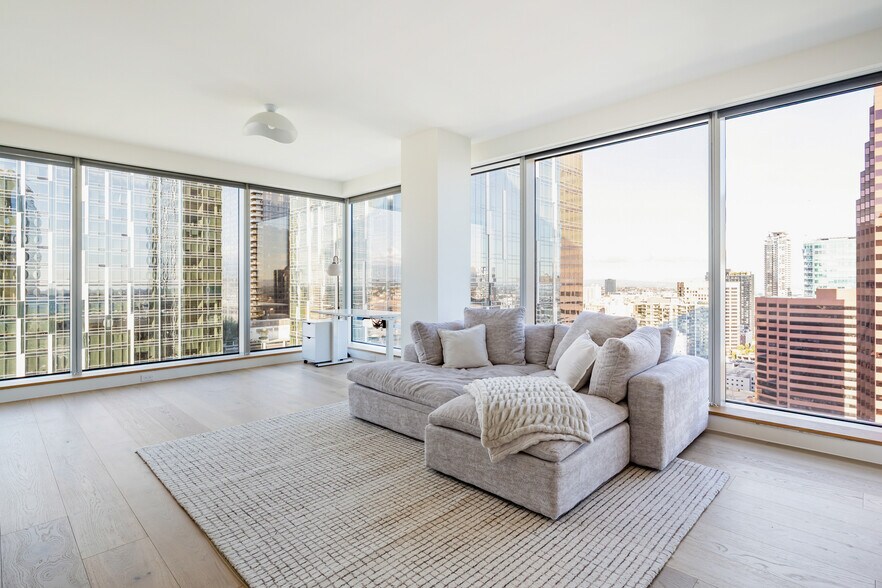 Building Photo - 889 Francisco St