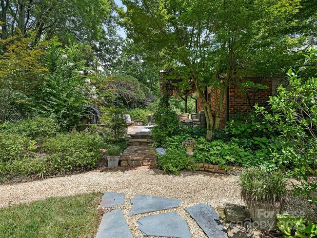 Building Photo - 3515 Foxcroft Rd