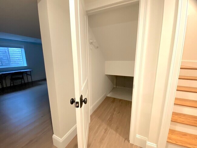 Building Photo - 23 Lily Pond Ln