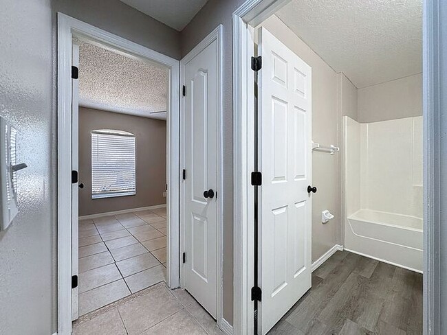 Building Photo - Charming 3-Bedroom Rental in Poinciana