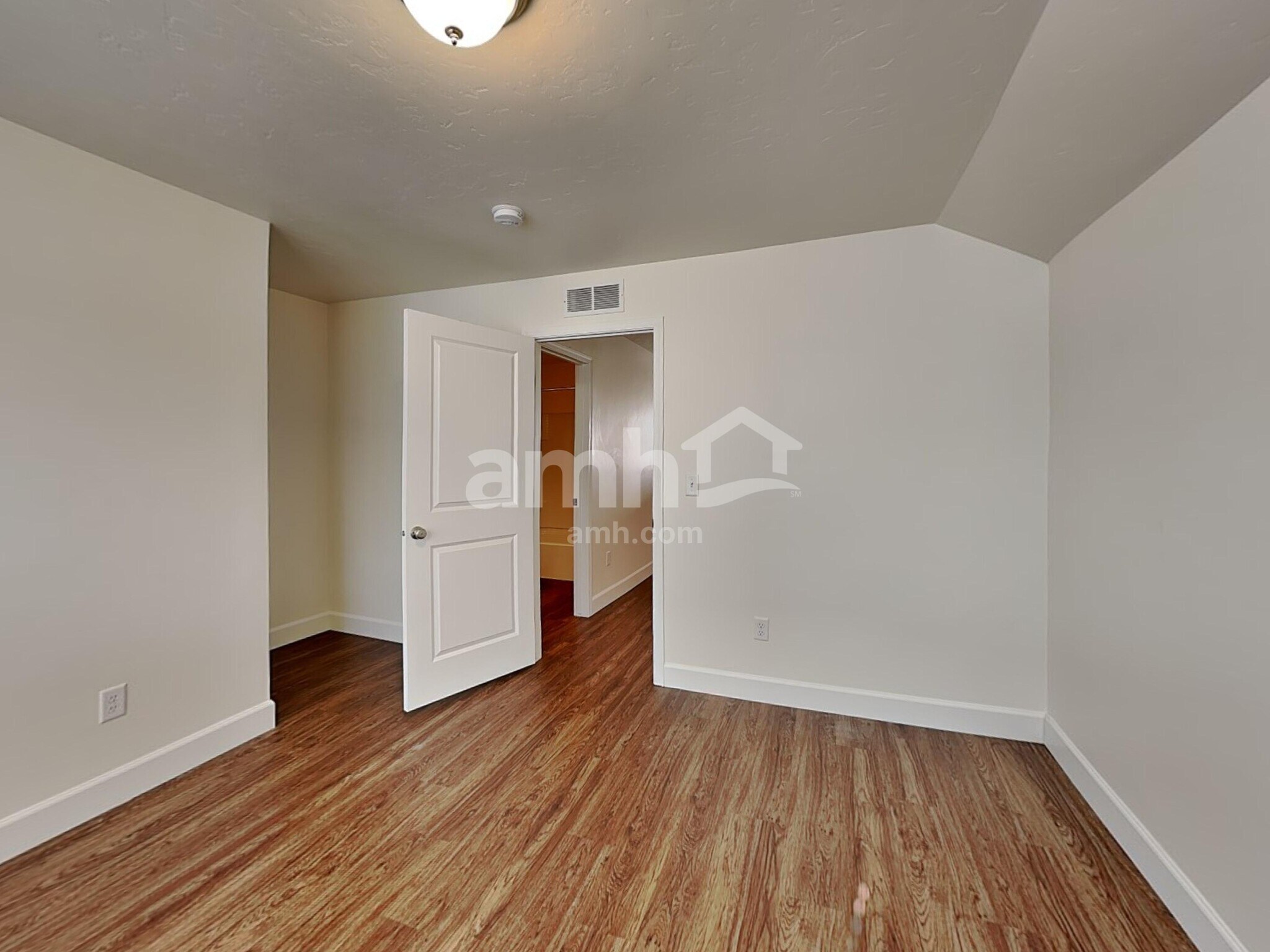 Building Photo - 3492 S Bartlett Ave