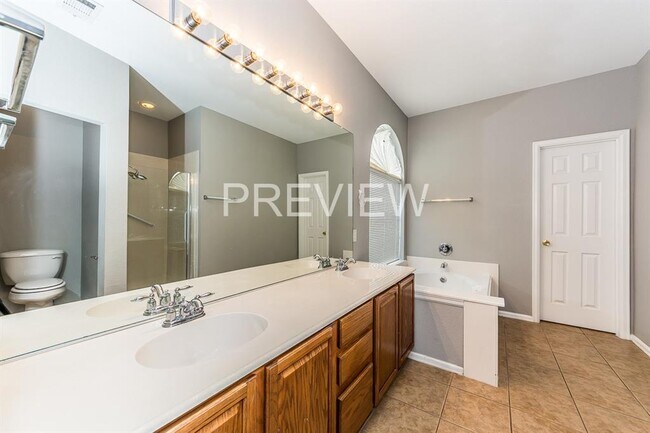 Building Photo - 2504 Prospect Hill Dr