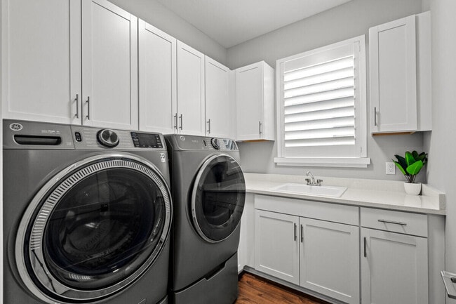 Building Photo - 13109 Alton Rd