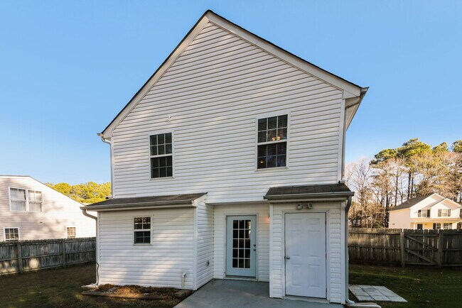 Building Photo - 3824 Lodgepole Ln