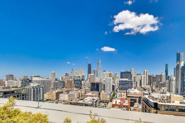 Building Photo - 435 W Erie St