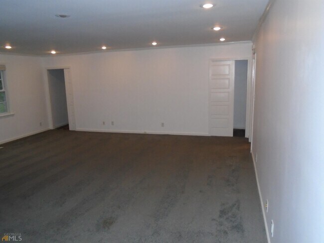 Building Photo - 1365 Scott Blvd