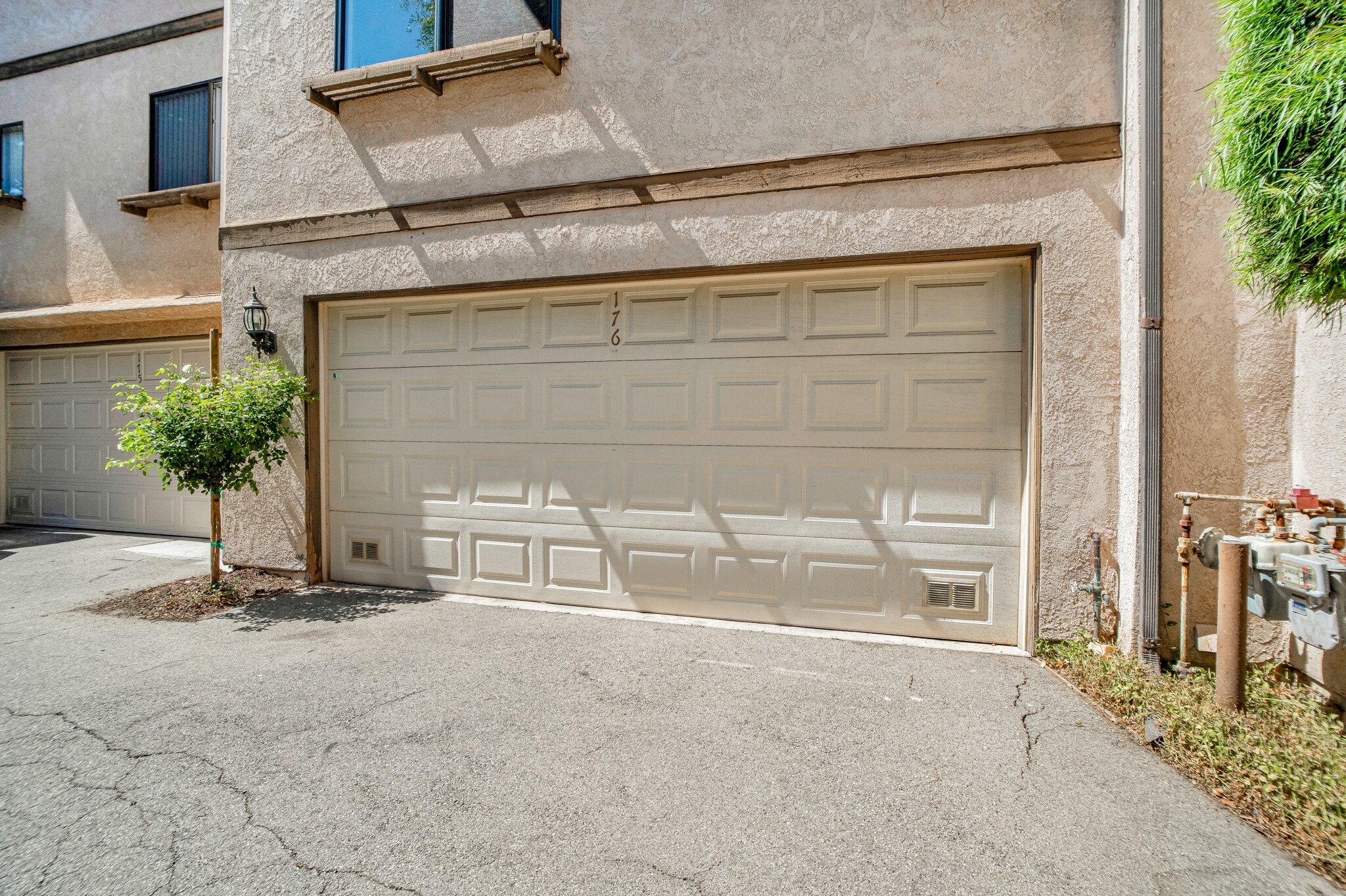 Private Garage - 9000 Vanalden Ave