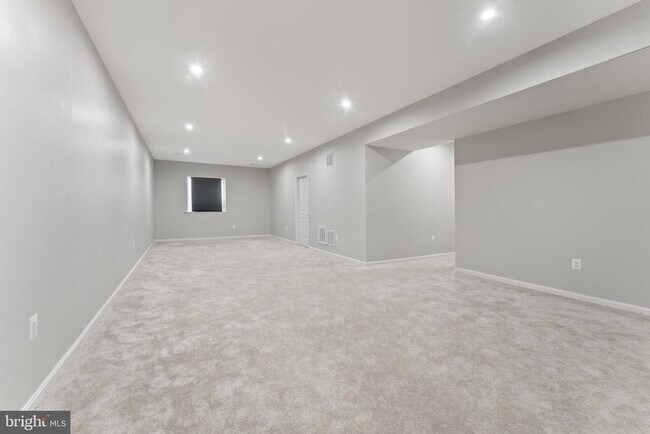 Building Photo - 5508 Redgum Ln