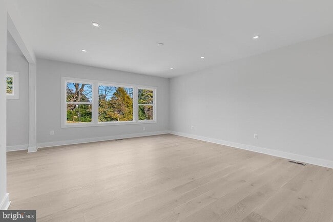 Building Photo - 5613 34th St N