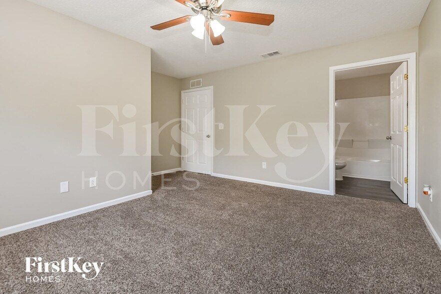 Building Photo - 8536 Dandy Ave