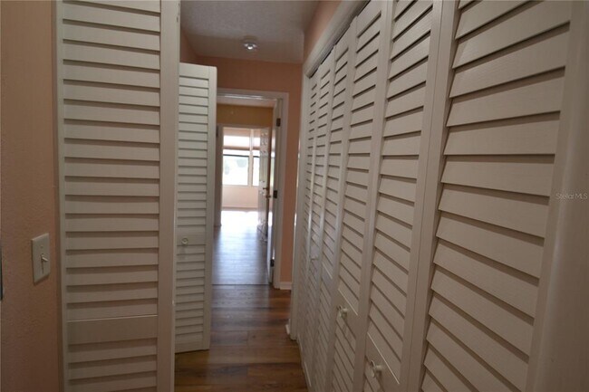 Building Photo - 40 Gretchen Ct