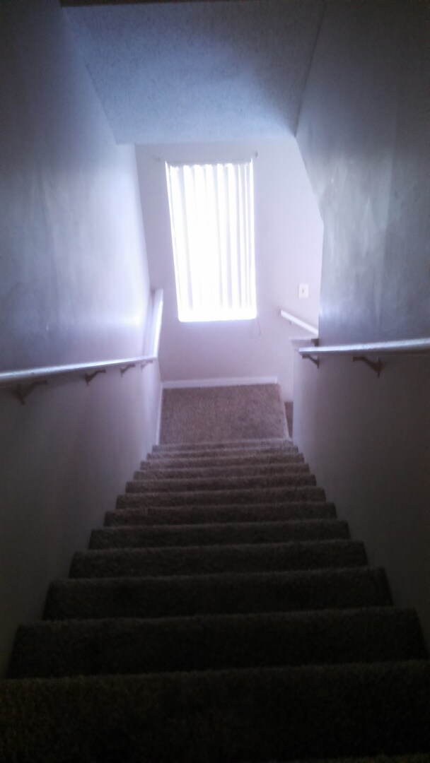 Building Photo - 3 Bed 2.5 Bath Townhome | Gated Community ...