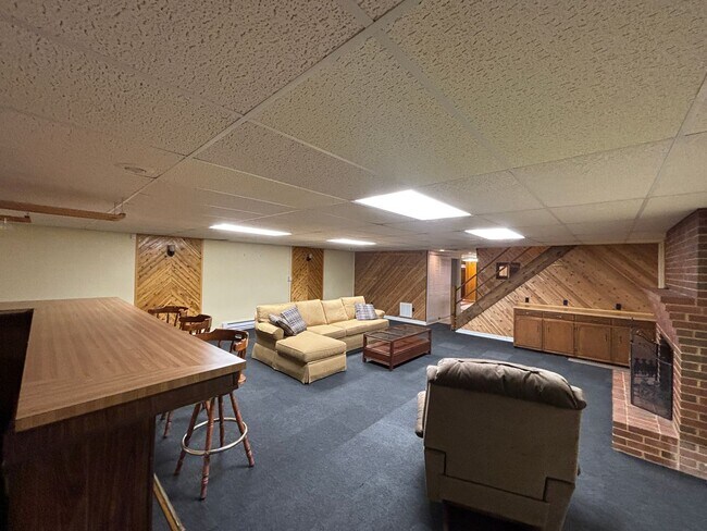 Building Photo - 136 Grimes St