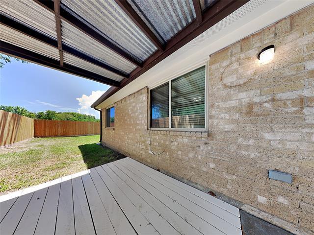 Building Photo - 3411 Old Oaks Dr