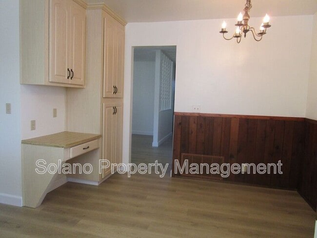 Building Photo - 110 Oxford Ct