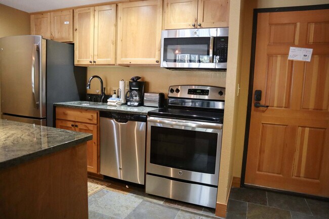 Building Photo - 455 Village Rd