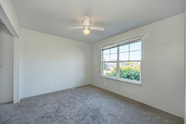 Building Photo - Monroe two story, three bed, two and half ...