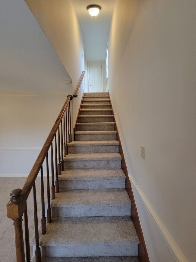 Building Photo - 4517 Crosland Dr