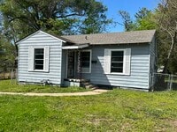 Building Photo - 717 W 75th St