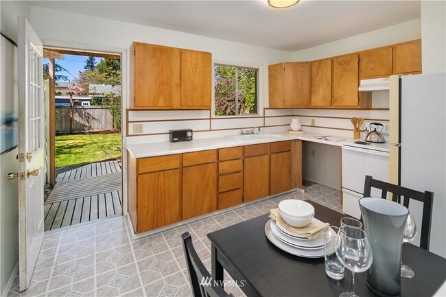 Building Photo - 9339 31st Pl SW