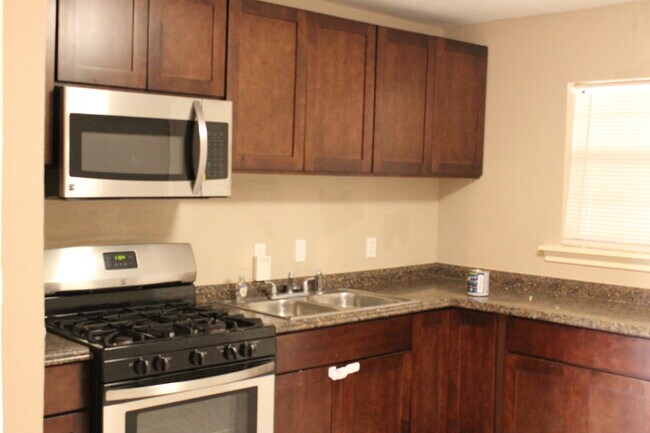 Building Photo - Ready to move in.....