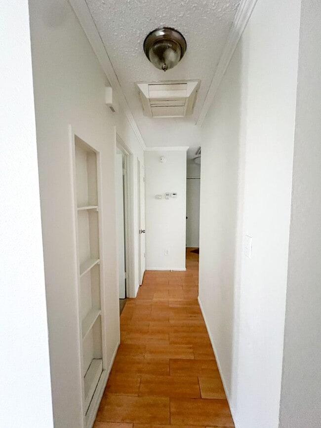 Building Photo - Homey 2 Bedroom 2 Bathroom Near Base